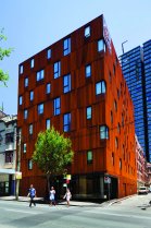 The cladding, made from REDCOR® weathering steel in the steel grade HW350A, was also chosen to give the building a striking identity, and for its low maintenance requirements. 