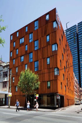 The cladding, made from REDCOR® weathering steel in the steel grade HW350A, was also chosen to give the building a striking identity, and for its low maintenance requirements. 